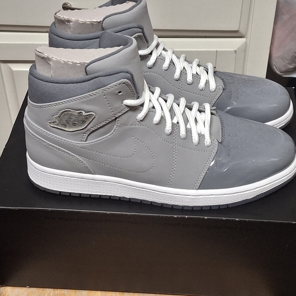 New Men's Nike Air Jordan 1 Retro '95 Cool Grey & Whie Size 9.5 628619-003